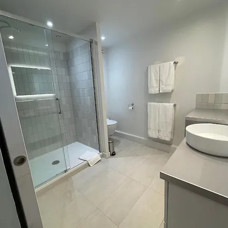 Appartement Mignon Calme Douillet Ascenseur Clim Etage Eleve Proche Parking Et Toutes Commodites Au Coeur Du Historique Toulon