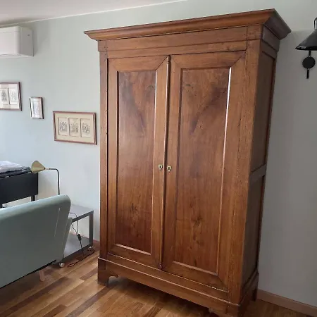 Mignon Calme Douillet Ascenseur Clim Etage Eleve Proche Parking Et Toutes Commodites Au Coeur Du Historique Apartment *