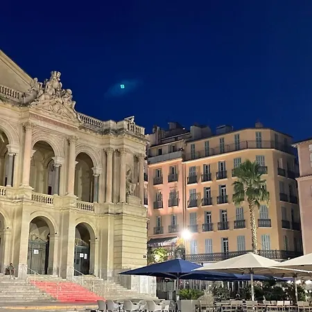 Apartment Mignon Calme Douillet Ascenseur Clim Etage Eleve Proche Parking Et Toutes Commodites Au Coeur Du Historique