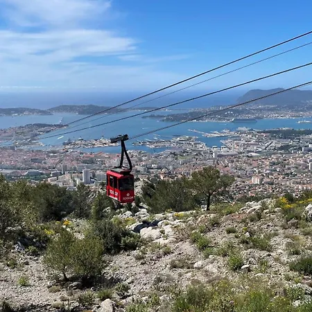 Apartment Mignon Calme Douillet Ascenseur Clim Etage Eleve Proche Parking Et Toutes Commodites Au Coeur Du Historique