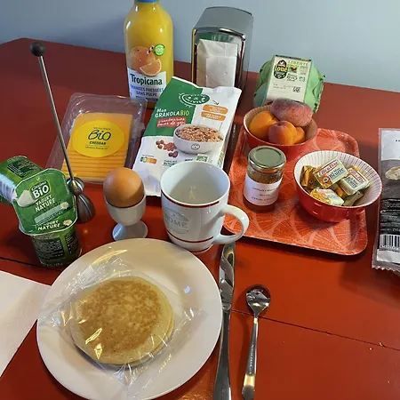 Mignon Calme Douillet Ascenseur Clim Etage Eleve Proche Parking Et Toutes Commodites Au Coeur Du Historique アパート *