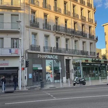 Mignon Calme Douillet Ascenseur Clim Etage Eleve Proche Parking Et Toutes Commodites Au Coeur Du Historique *