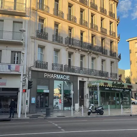 Mignon Calme Douillet Ascenseur Clim Etage Eleve Proche Parking Et Toutes Commodites Au Coeur Du Historique * Toulon